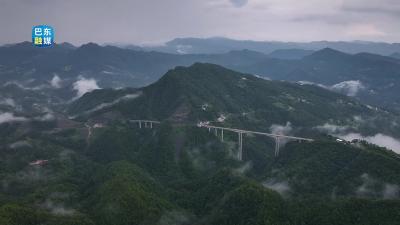 22℃的夏天，解锁清凉“野马”！2025湖北巴东野三关半程马拉松宣传片上线！