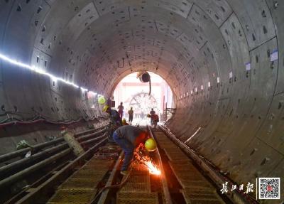 武汉新城这条地铁全线隧道贯通！年内通车