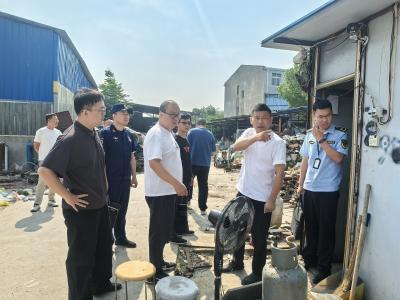 发现隐患31处！华容镇向废品回收站“亮黄牌”