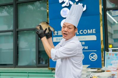 千年武昌鱼跃进青春课堂：一场味蕾与文化的双重传承