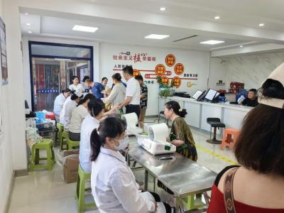樊口街道开展无偿献血活动