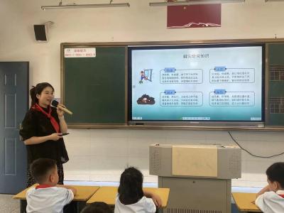 以练促防 安全“童”行——市新民街小学教联体开展消防应急演练