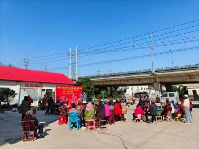 锣鼓声里暖晨光｜范墩村 “送戏下乡”   楚剧唱响幸福时光