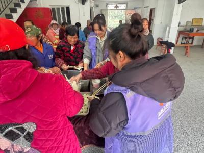 樊口街道杜山村：饺香暖冬至 妇联送温情