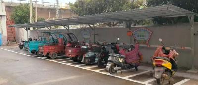 破解 “充电焦虑”！樊盛广场自治建棚装桩安全又增收