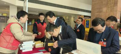 数字赋能履职 书香浸润两会——鄂州市图书馆“两会信息资源服务站”获委员点赞