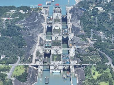 在“通衢之地”感受中国经济脉动