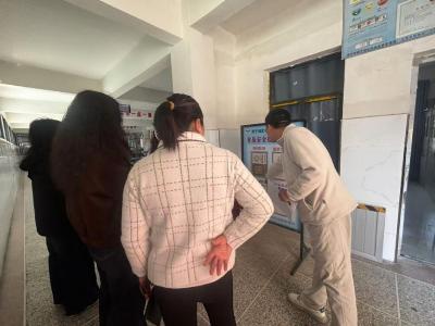 家校携手 共“鉴”食安——沼山镇李铁铺学校开展食堂开放日活动