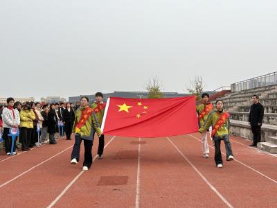 鄂城区花湖实验学校2026年春季学期开学典礼暨“雷锋月”活动启动仪式举行