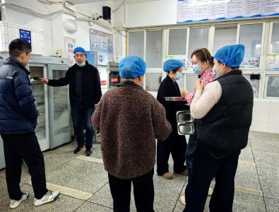 家校共筑“舌尖安全” ——庙岭镇红莲湖第一小学举办食堂开放日活动