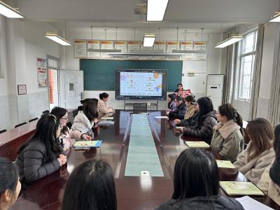 关爱女性 守护心灵——葛店经开区姚湖小学开展“三八”妇女节主题活动