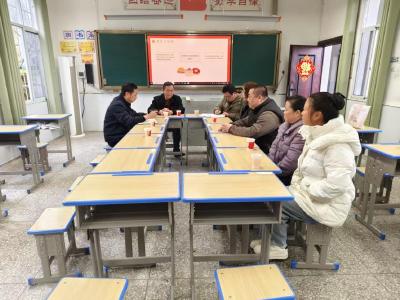 筑牢食品安全防线 护航春季开学新程 ——鄂城区程潮中学召开2026年春季开学食品安全培训会