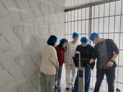 燕矶中学：家校共建 提升食堂服务质量