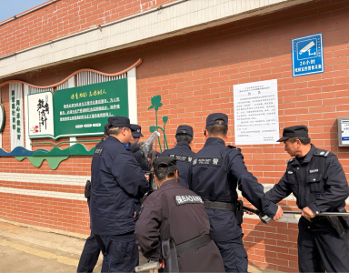 庙岭镇红莲湖一小：防爆演练强技能 警保联动保平安