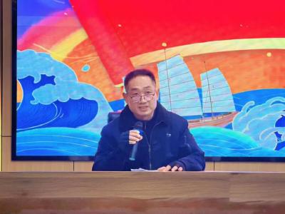 凝心聚力树榜样 严明纪律促规范——市育才中学2026年春季学期教职工大会召开