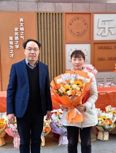 致敬巾帼力量 礼赞师者芳华——市一中庆祝“三八”妇女节