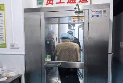 花湖镇新建小学：家校共查配餐安全 守护学生健康成长