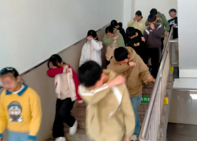 燕矶中学：落实“六个一”工作举措 开展安全教育周活动