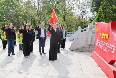 红日镌心祭英烈 追光育人传薪火——市东方红小学开展“清明祭英烈”主题教育活动 