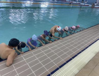 珍爱生命防溺水 远离危险护成长——红莲湖第一小学开展防溺水演练活动