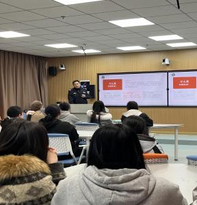 青春护航 法伴成长——鄂州中专举办法制教育专题讲座