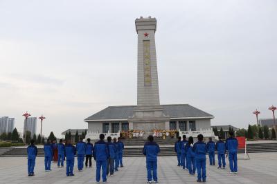 传承红色基因  中交二航局鄂州片区项目联合开展缅怀革命英烈活动