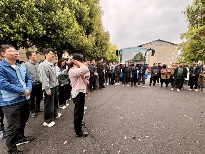 市委党校组织教职工与主体班学员赴华容区开展实地研学