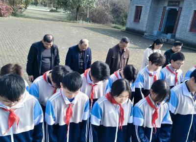 铭记英烈赓续血脉 劳动寄情砥砺前行——鄂城区程潮中学开展“清明祭英烈”主题教育实践活动