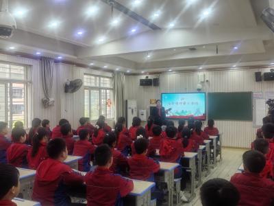  网上献花  AI对话 这堂“云端”思政课让英烈“活”起来