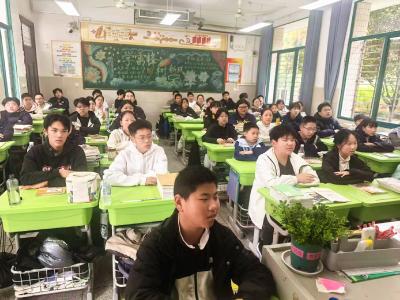 市五中：课前一首歌唱响校园