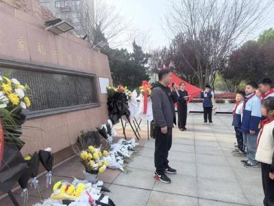 缅怀革命先烈 传承红色基因——葛店经开区岳陂小学开展2026年春季清明节系列活动