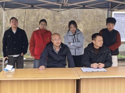 坚守祭扫一线 践行代表担当