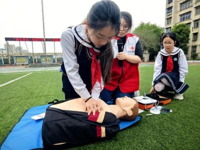 “救”在身边・校园守护——市新民街小学教联体开展第31个全国中小学安全教育日应急救护知识进校园活动