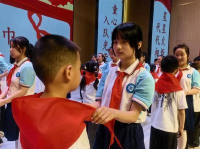 高举队旗跟党走 做新时代好少年——市武昌学校2026年一年级新队员入队仪式圆满举行 