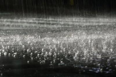 武汉大雨“爽约”了？不，在来的路上 