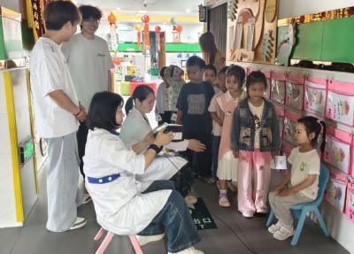 关注眼健康 我们在行动——葛店经开区中心幼儿园张家湾分园开展视力筛查活动