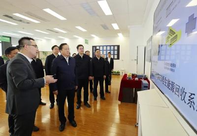 王忠林赴中碳登大厦调研碳市场建设情况 做实支撑 做强功能 做大规模 为服务国家“双碳”战略实施提供有力支撑