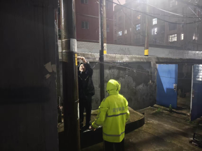 暴雨夜，他们为鄂州而“逆行”！主城区各街道社区筑牢防汛“安全堤”