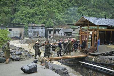 “别怕，我们来了”——鄂西南防汛一线直击