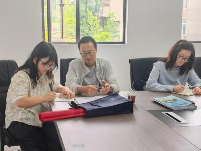 市教研室调研指导燕矶中学体音美教学工作