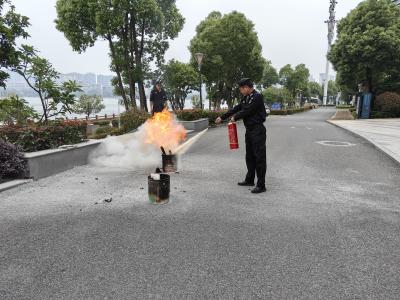 以练筑防 以演备战 鄂州市城市展示馆开展消防应急演练