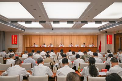 孙兵在市委理论学习中心组专题学习时强调 着力营造风清气正换届环境　确保换届工作平稳有序推进