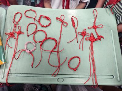 巧手编织迎端午 传统文化润童心 ——华容镇华容小学开展端午主题手工实践活动
