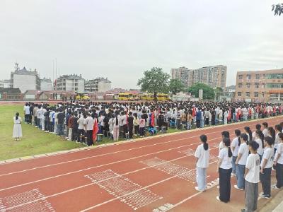 鄂城区泽林中学举行2026年春季新团员入团宣誓仪式