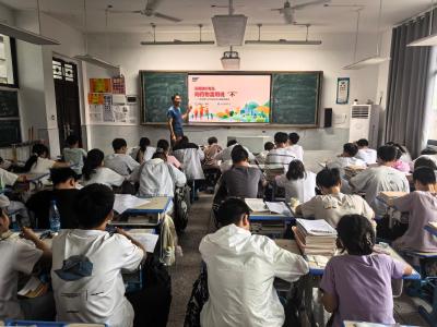无毒青春守初心 禁毒护航助成长——鄂城区泽林中学开展禁毒宣传教育系列活动