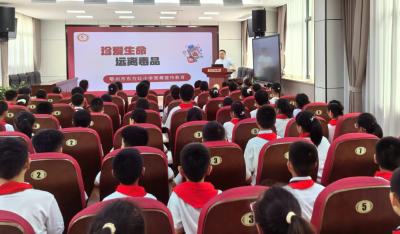 擦亮识毒慧眼 砺就拒毒铠甲——市东方红小学禁毒宣传月活动侧记