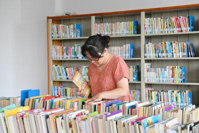 市图书馆：闭馆不停读 服务不打烊 