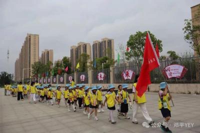 守护数字童年 智启幼小新征程——葛店经开区邓平社区幼儿园开展参观小学活动