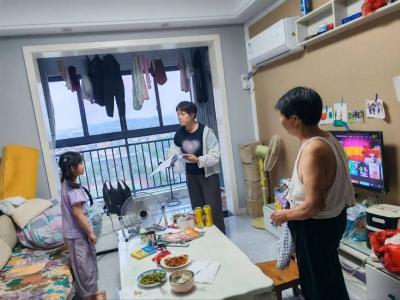 入户走访传温情 安全守护伴暑假——燕矶镇松山小学开展全员家访活动