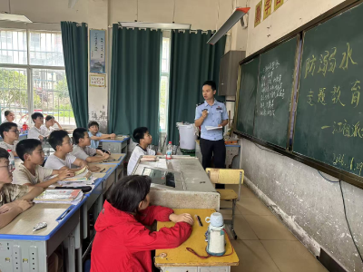 敲响夏日安全警钟！汀祖派出所开展校园防溺水安全宣传